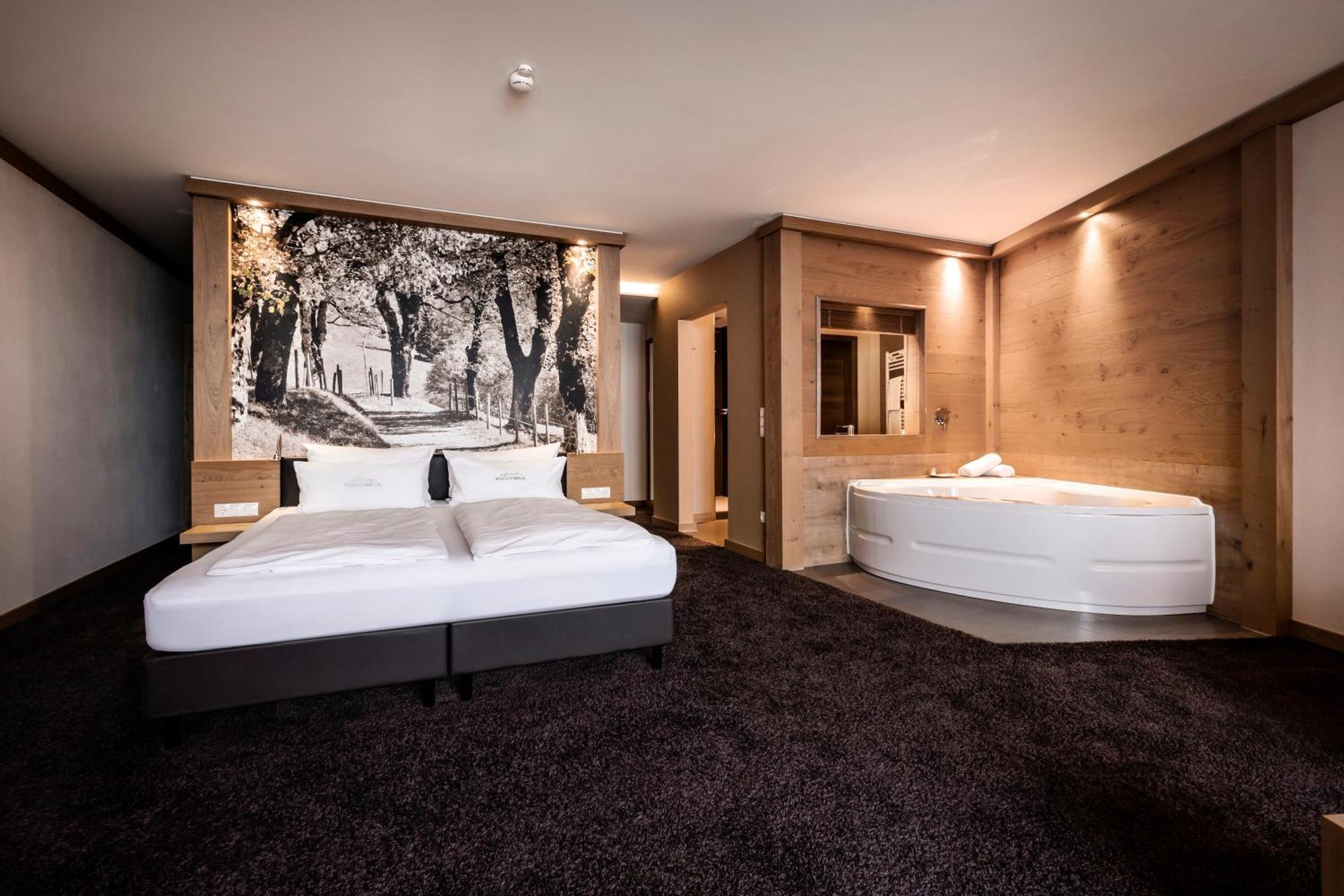 Junior Suite,1536946762:JPEG